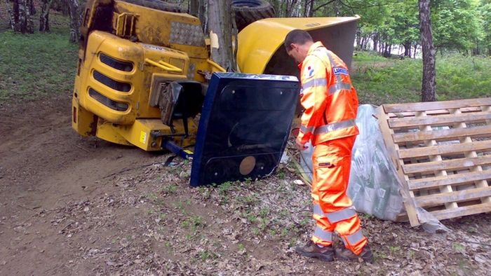 Si ribalta con il trattore: grave uomo di 50 anni - Homepage