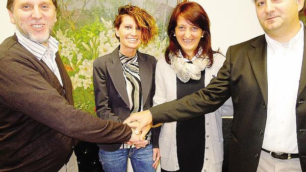 Il sindaco con Marika Turati, Monica Brenna e Beniamino Tagliabue al momento del loro ingresso in giunta