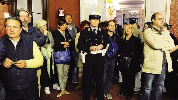 Folla in Consiglio per la discussione sulla nuova Ztl