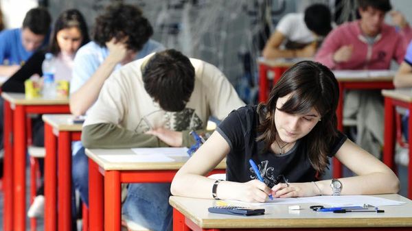 Studenti alla maturità in una foto d’archivio