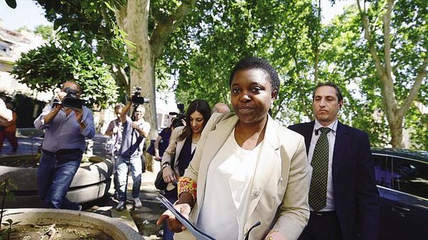 Cecile Kyenge sarà a Cantù domani sera, venerdì è stata contestata a Ravenna alla festa del Pd
