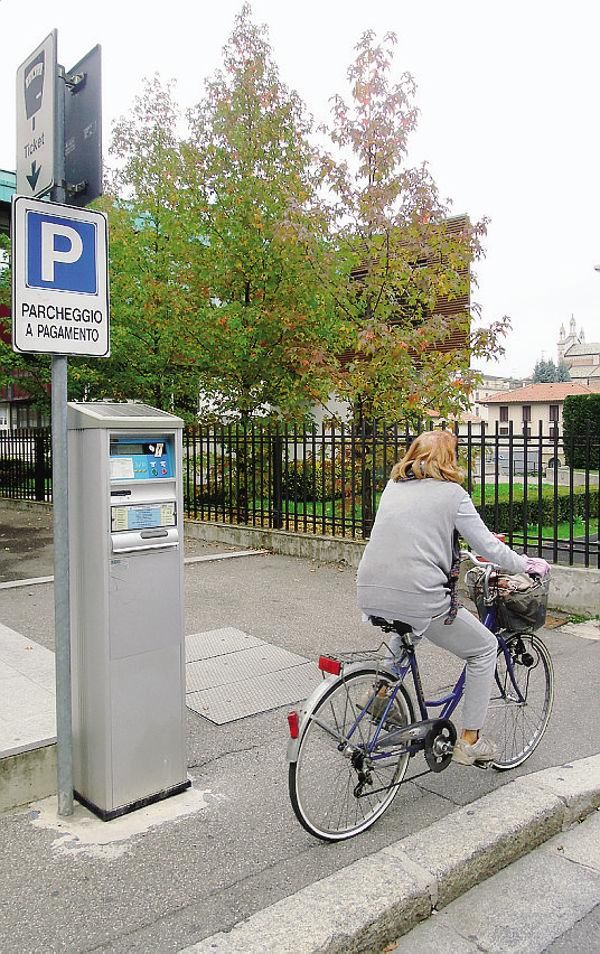 La tariffa per i posti blu passa da 0,80 centesimi a un euro