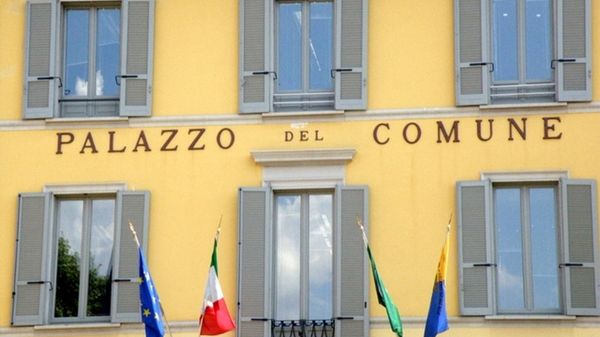 Il municipio di Mariano Comense