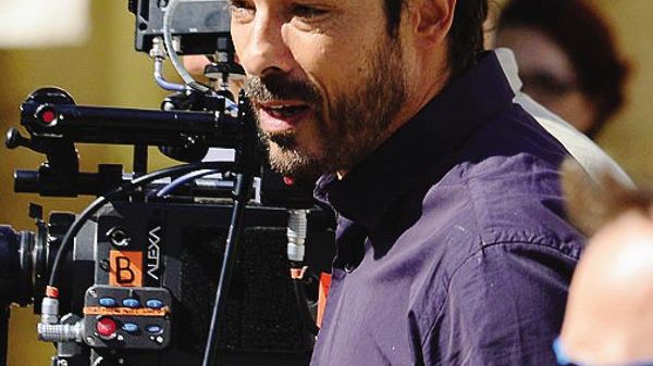 
1 Alessandro Gassman durante le riprese ieri in piazza Volta