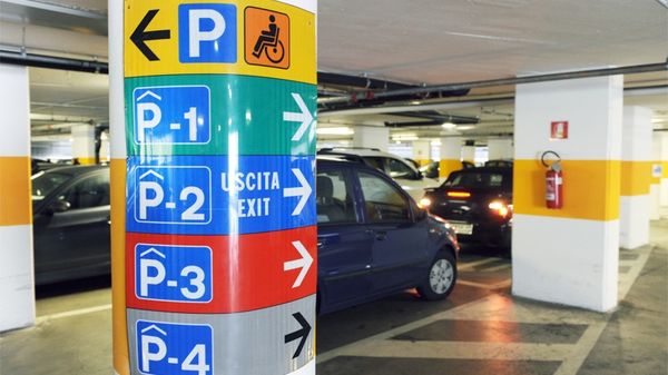 Il parcheggio del Sant’Anna, gratuito per i residenti a San Fermo