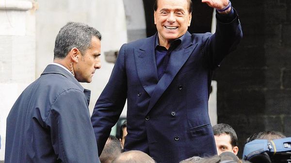 Silvio Berlusconi a Como:  quasi tutti commentano il suo discorso, ma restando nell’anonimato