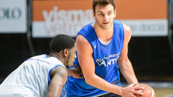 Stefano Gentile marcato da Joe Ragland