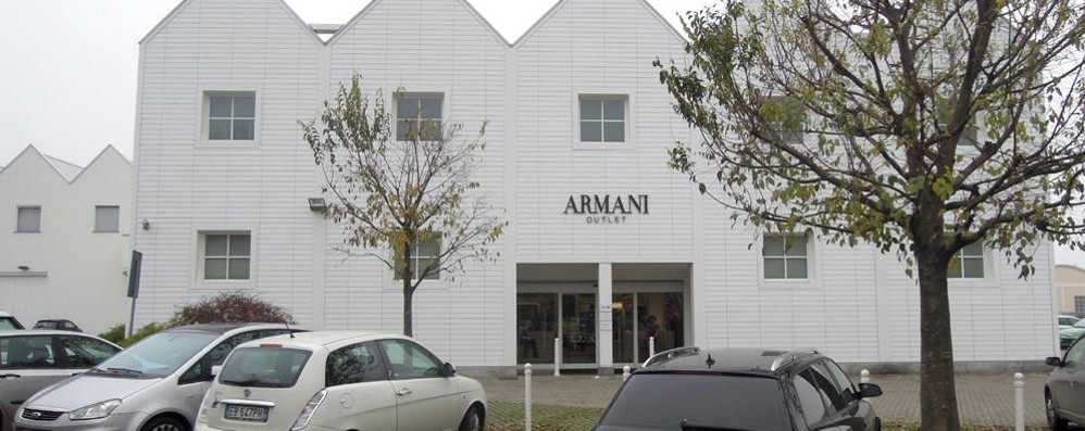 outlet armani minoprio