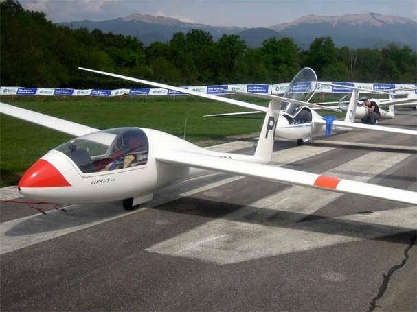 ALZATE BRIANZA - COMPETIZIONE NAZIONALE ALIANTI AEROPORTO VOLO A VELA VERZAGO
