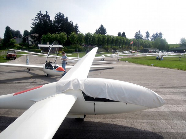 ALZATE BRIANZA - COMPETIZIONE NAZIONALE ALIANTI AEROPORTO VOLO A VELA VERZAGO