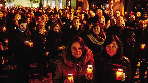 1Una delle manifestazioni a Palazzo Cernezzi 2 Il consigliere Alessandro Rapinese