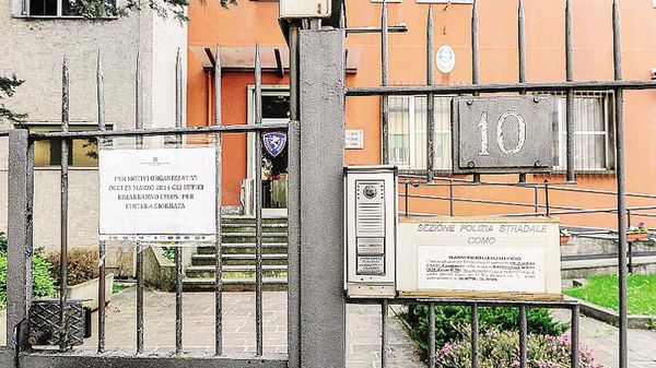 La sezione di via Italia Libera della polizia stradale. Prosegue l’inchiesta della Procura