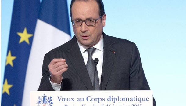 Cresce la popolarità di Hollande, +9%