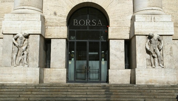 Borsa Milano chiude in rialzo, +0,91%