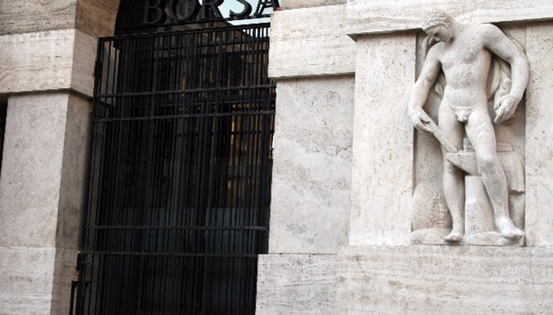 Borsa: Milano apre in rialzo (+0,3%)