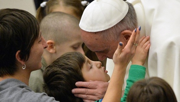 Papa:famiglie numerose non causa povertà