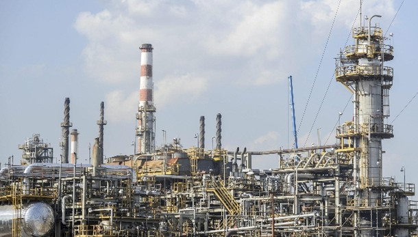 Petrolio: in rialzo a 46,98 dollari