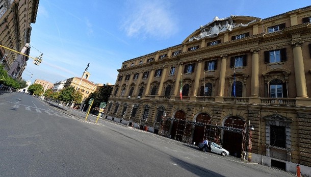Tesoro: venduti tutti 3 mld Btpei e Ctz