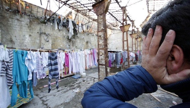 Francia: sindaco vieta tomba a bimba rom