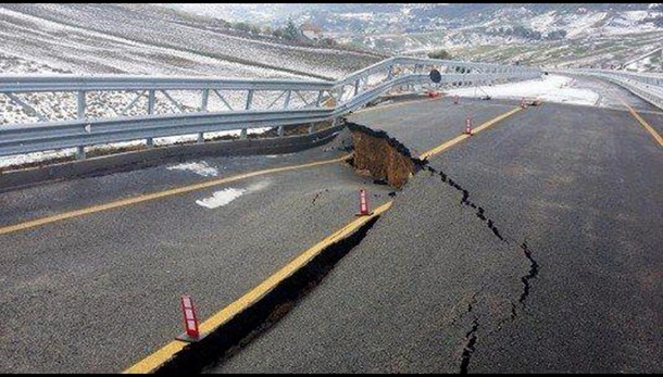 Viadotto inaugurato a Natale é crollato