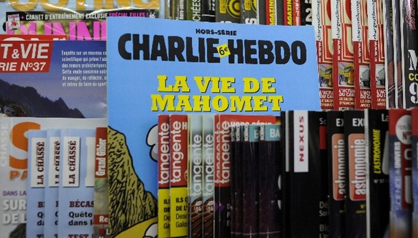 Attacco Charlie Hebdo:assalitori in fuga