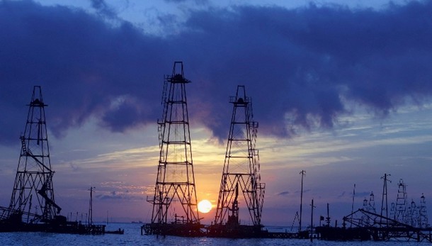 Petrolio:Brent scende sotto i 50 dollari