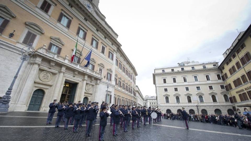 Riforme: E. Letta, farle con maggioranza Riforme: E. Letta, farle con maggioranza