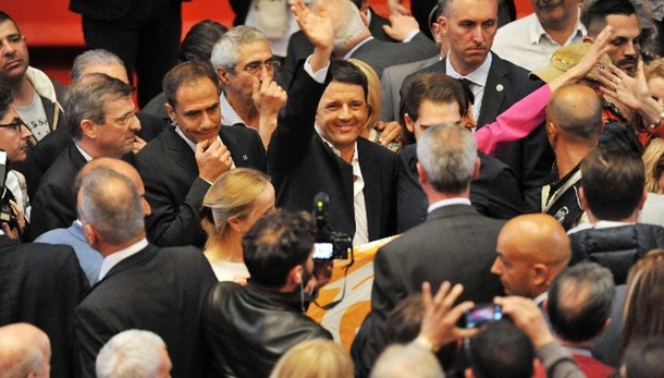 Renzi, dove c'è D'Alema non c'è sinistra