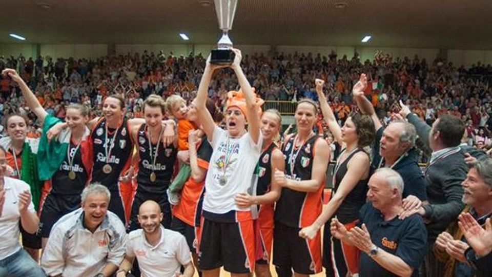 Macchi: «Schio sembra la Comense» Macchi: «Schio sembra la Comense»