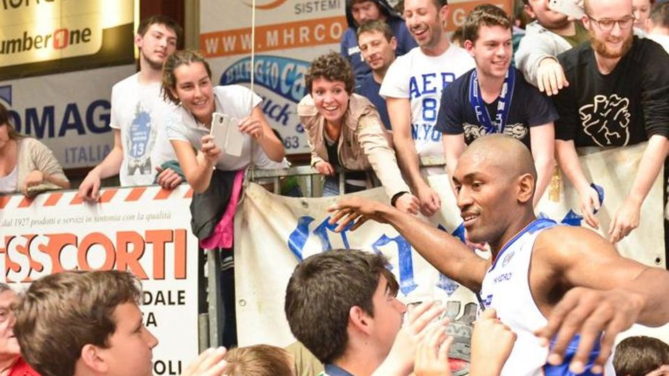 Prelazione abbonati, ultimo giorno Da martedì biglietti per tutti Prelazione abbonati, ultimo giorno Da martedì biglietti per tutti