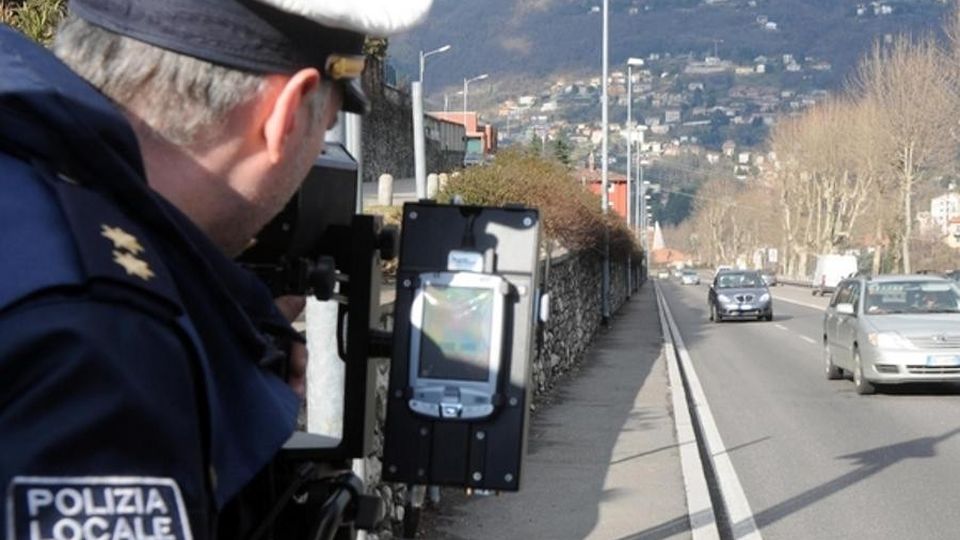 Como, attenti al telelaser Questa mattina sulla Napoleona Como, attenti al telelaser Questa mattina sulla Napoleona