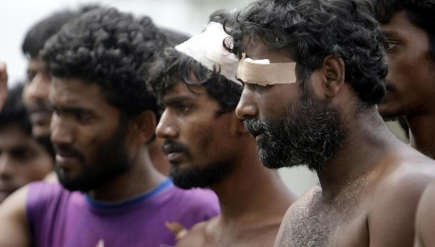 Onu,barconi Rohingya bare galleggianti