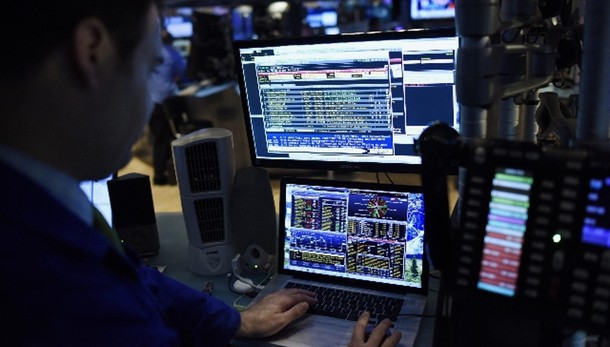 Borsa: Milano apre in calo (-0,15%)