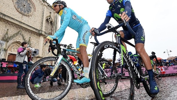 Giro: 13/a tappa a Modolo, Aru in rosa