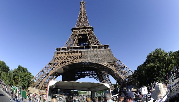 Tour Eiffel chiusa, protesta anti-ladri
