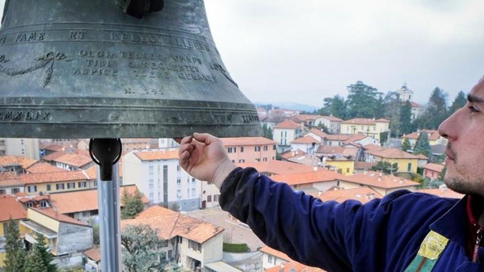 Olgiate, zittite le campane delle 7 C’è chi firma per farle suonare Olgiate, zittite le campane delle 7 C’è chi firma per farle suonare