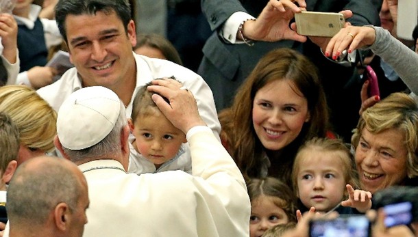 Papa, matrimonio non è solo abito e foto