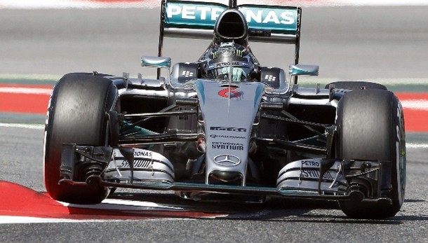 Spagna: Rosberg soffia pole ad Hamilton