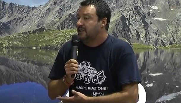 Salvini, Chiesa non rompa palle sindaci
