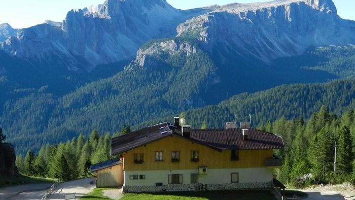 Precipita in un ghiaione per 50 metri Anziana di Erba muore sulle ...