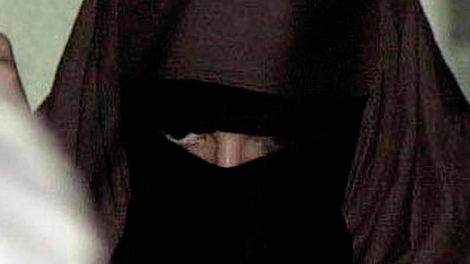 In municipio col niqab, condannata In municipio col niqab, condannata