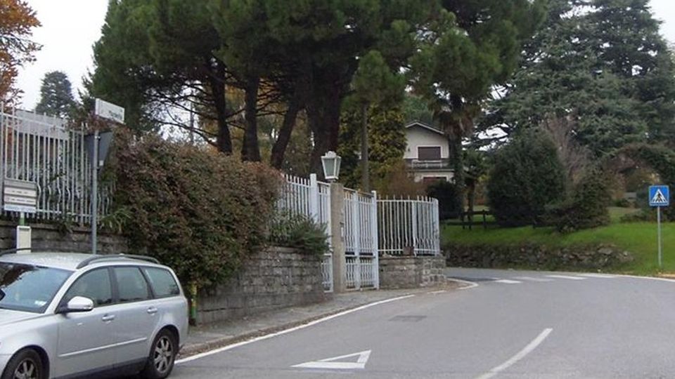 Inverigo, anziana apre al truffatore E quasi lo mette in trappola Inverigo, anziana apre al truffatore E quasi lo mette in trappola