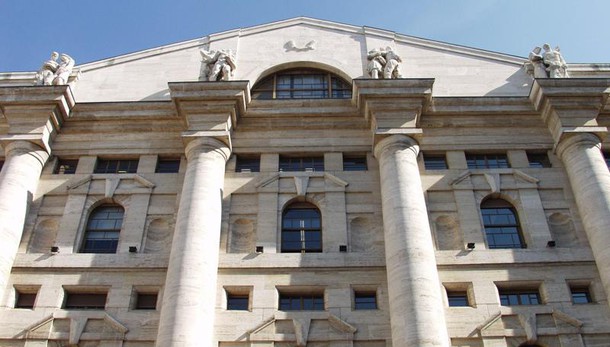 Borsa: Milano apre in calo, -0,17%