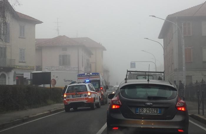 Soccorritori in via Vittorio Emanuele
