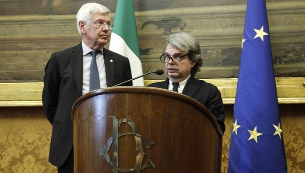 Romani, Gentiloni sembra cambi toni