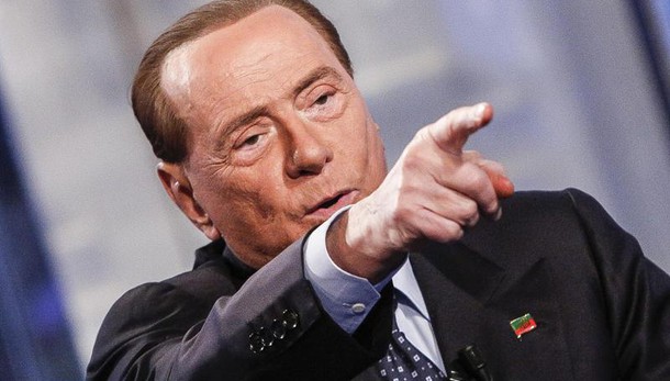 Berlusconi, Renzi sia coerente su addio