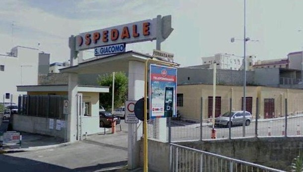 Esalazioni e fiamme da tv, morta 11enne