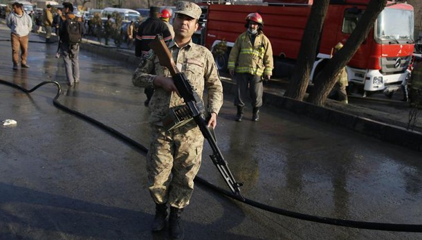 Afghanistan: attentato a Kabul, 20 morti