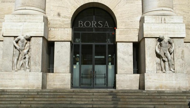 Borsa: Milano chiude in calo, -1,88%