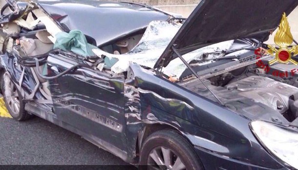 Incidente fra auto e Tir, morte 2 bimbe